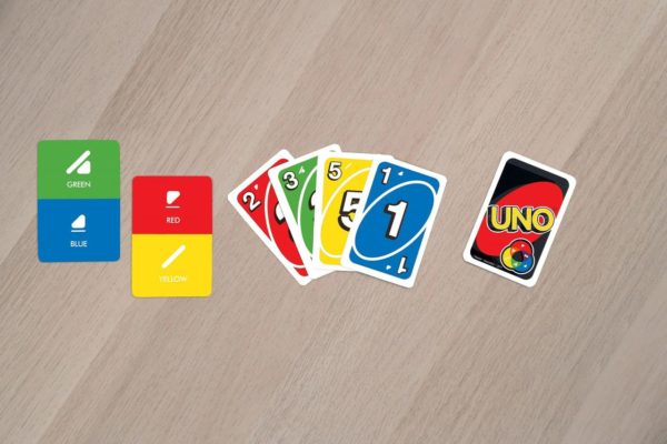 UNO® führt das weltweit erste Kartenspiel für Farbenblinde ein